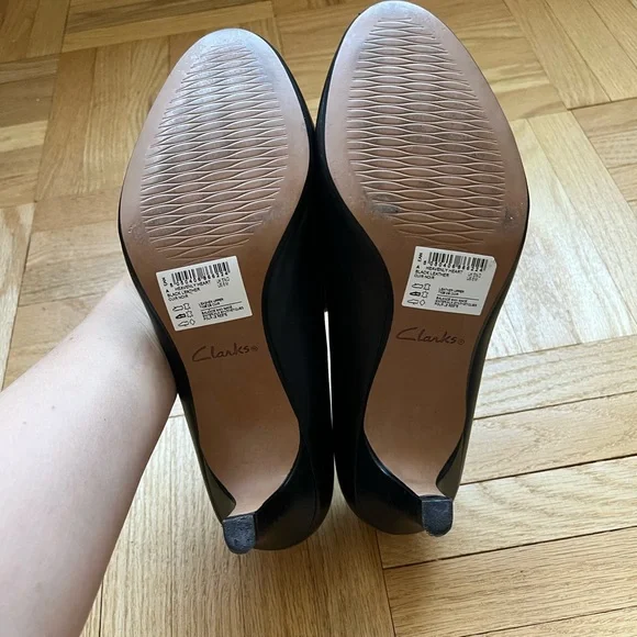 Clarks Women's Classic Black Heels - Picture 3 of 6